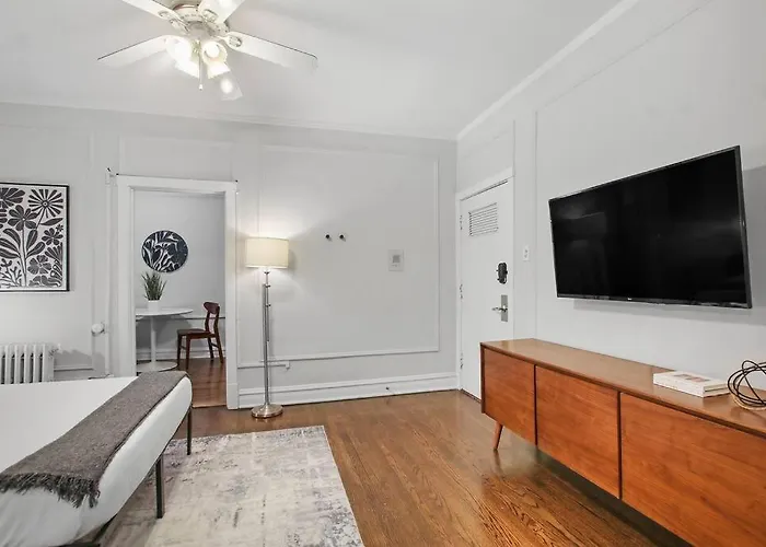 Apartment Modern And Minimalist - Bstone 105 And 108 Rep *