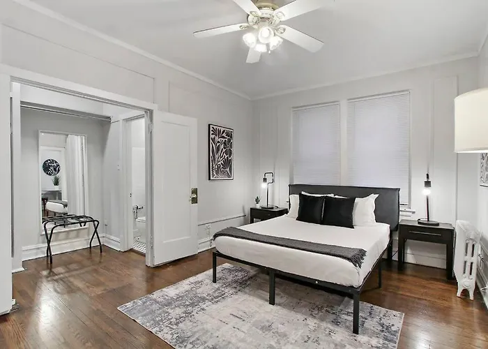 Apartment Modern And Minimalist - Bstone 105 And 108 Rep